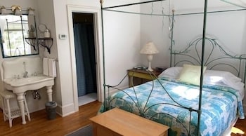 Front Street Inn - thumb 4