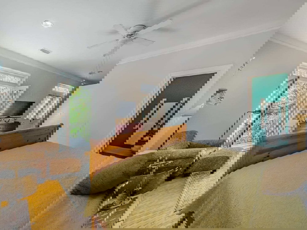 Front Street Inn - thumb 1