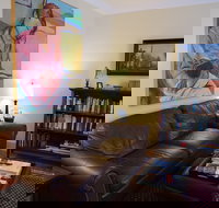 Tawsty Flower - Haines Suites - Tourism Bookings