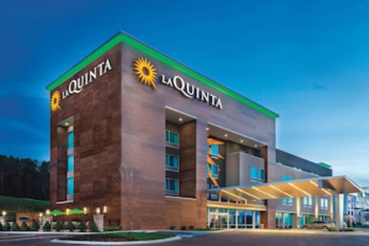 La Quinta Inn & Suites By Wyndham Cleveland TN - thumb 0