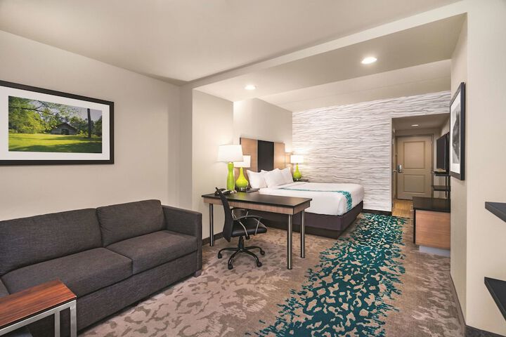 La Quinta Inn & Suites By Wyndham Cleveland TN - thumb 2