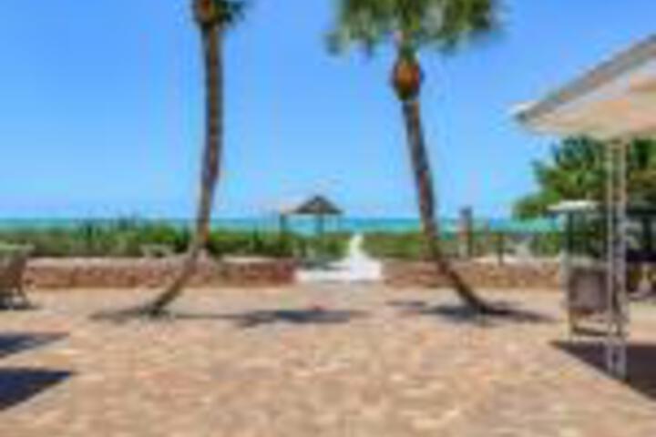 Suntan Terrace - thumb 0