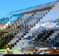 Ocean Point Inn  Spa - Students Accommodation