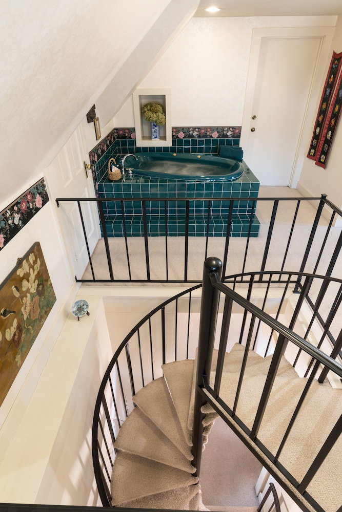 Astor House - thumb 1