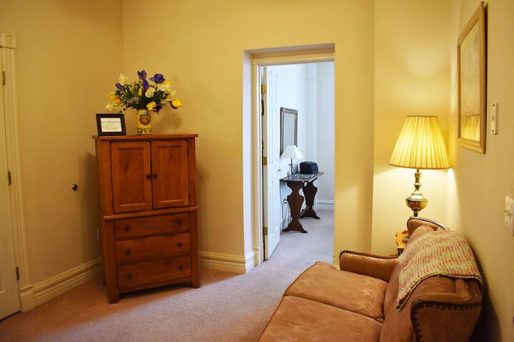 Hermann Crown Suites - thumb 5