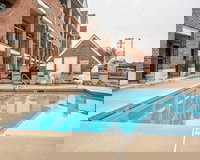 Econo Lodge And Suites Lake