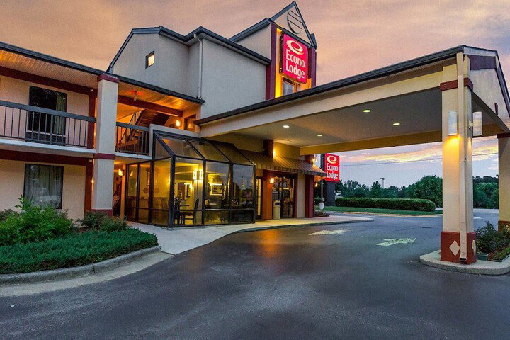 Econo Lodge South - thumb 2