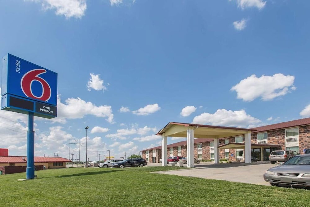 Motel 6 Omaha, NE - thumb 1