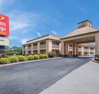 Econo Lodge Inn  Suites East - Tourism Bookings