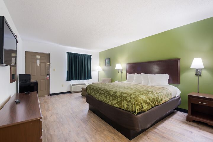 Econo Lodge Inn & Suites East - thumb 7