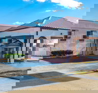 Econo Lodge Inn  Suites - USA Accommodation