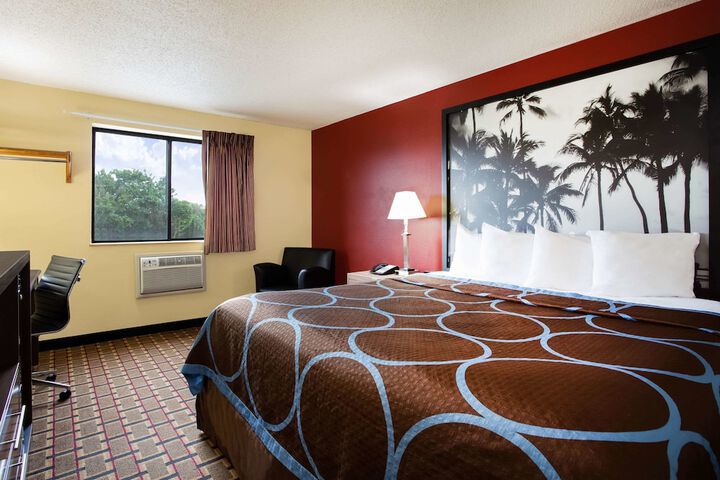 Super 8 By Wyndham Chester/Richmond Area - thumb 6