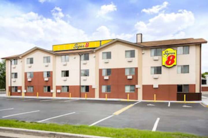 Super 8 By Wyndham Chester/Richmond Area - thumb 0