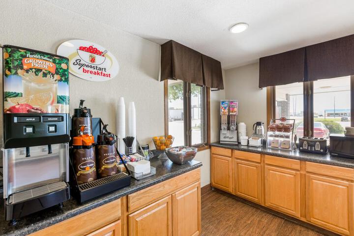 Super 8 By Wyndham Adair Ia - thumb 1