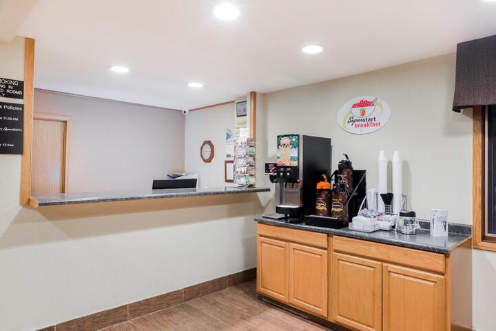 Super 8 By Wyndham Adair Ia - thumb 0