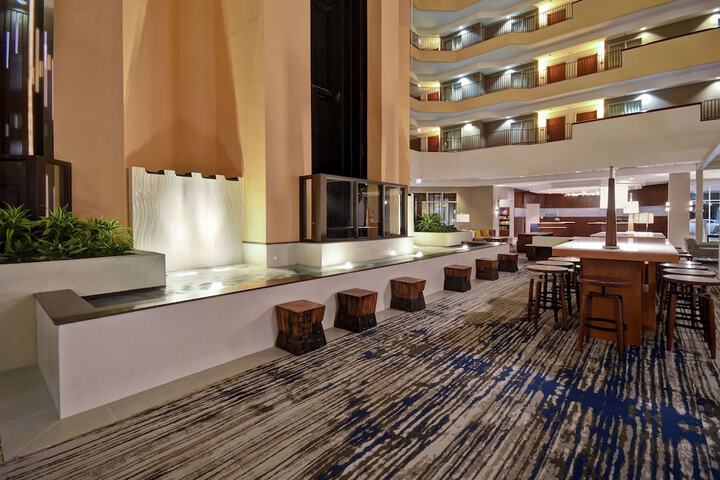 Embassy Suites Charleston - thumb 3