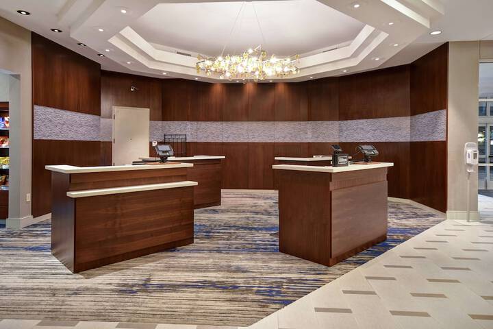 Embassy Suites Charleston - thumb 2