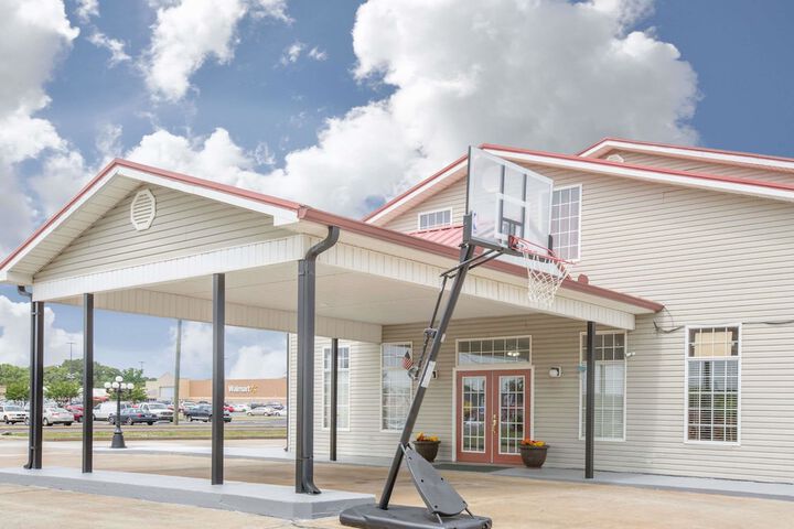 Super 8 By Wyndham Talladega AL - thumb 1