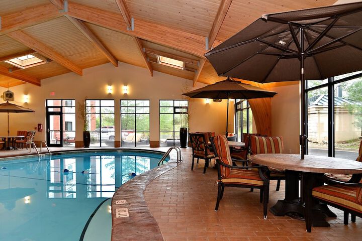 Holiday Inn Express Branson-Green Mountain Drive, An IHG Hotel - thumb 3