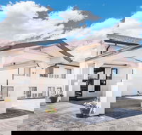 Super 8 by Wyndham Belle Fourche SD - Tourism Bookings