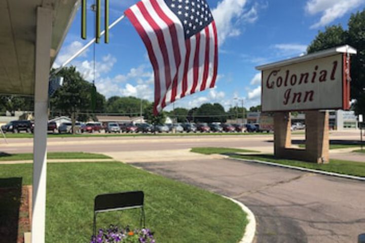 Colonial Inn - thumb 0