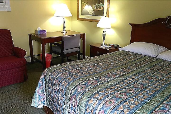 Colonial Inn - thumb 7