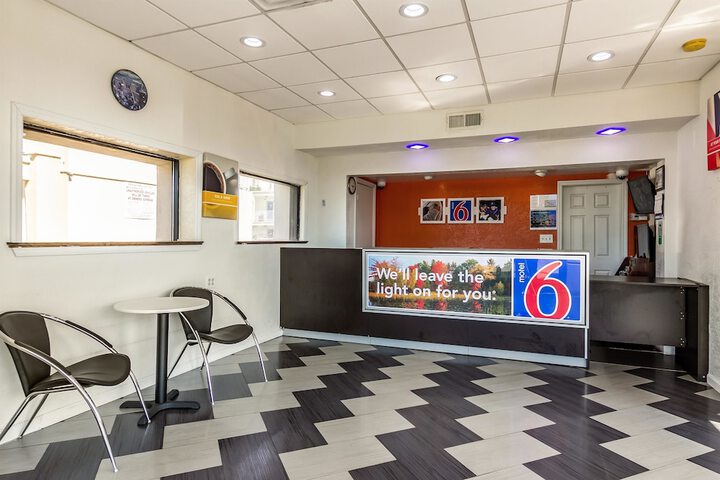 Motel 6 Elizabeth, NJ - Newark Liberty Intl Airport - thumb 4