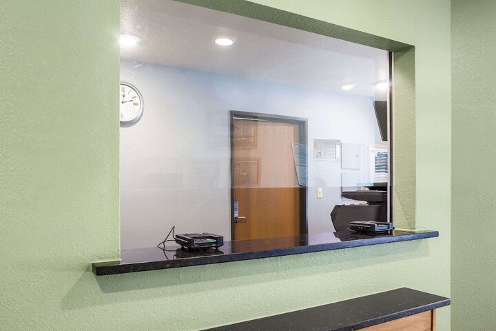 WoodSpring Suites Houston La Porte - thumb 3