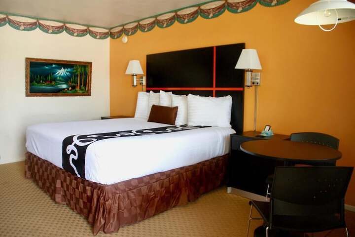 Chaparral Motor Inn - thumb 4