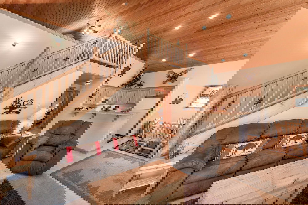 Wintergreen Retreat - thumb 2