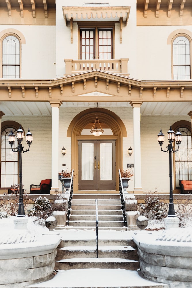 The Pepin Mansion Historic B&B - thumb 3