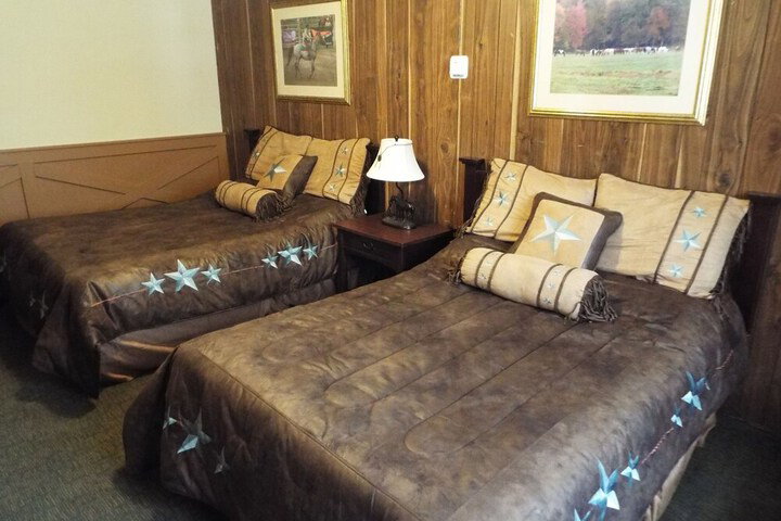 Malibu Dude Ranch - thumb 3