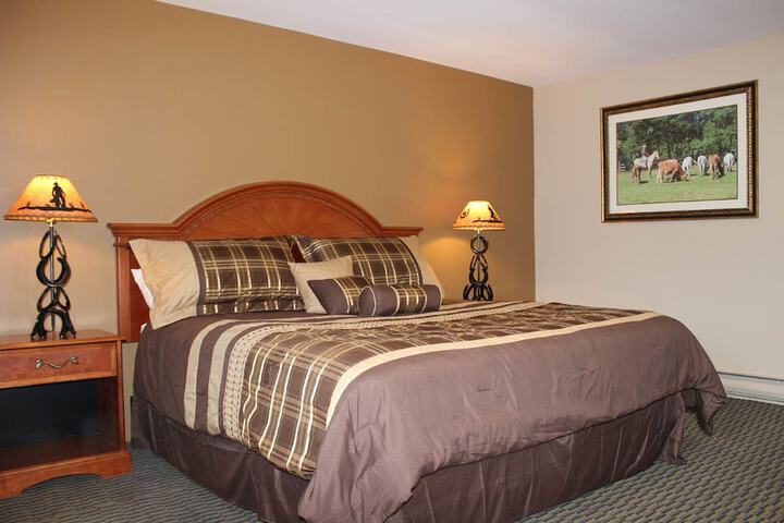 Malibu Dude Ranch - thumb 6