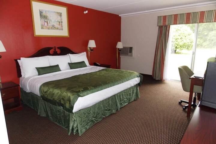 Center Street Value Inn - thumb 7