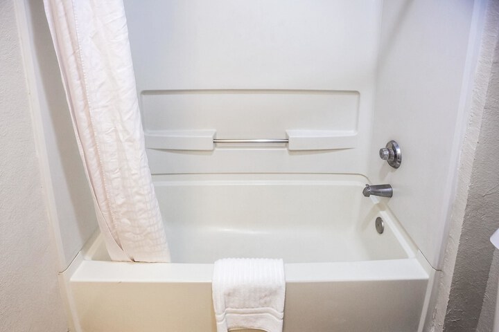 Quality Inn Near Six Flags Discovery Kingdom - Napa Valley - thumb 5