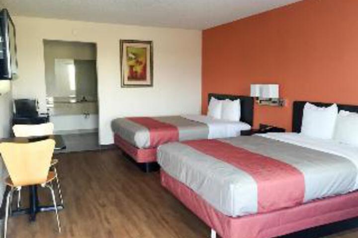 Econo Lodge - thumb 0