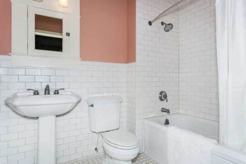 Historic Elgin Hotel - thumb 1