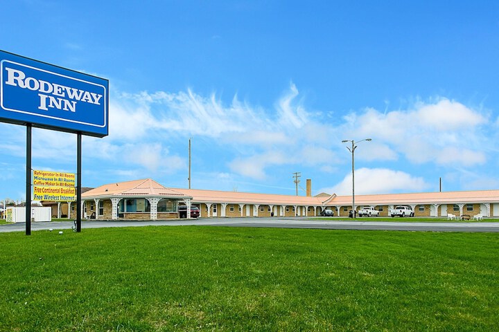 Rodeway Inn - thumb 1