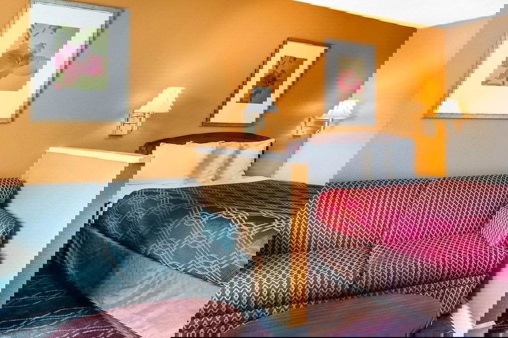 Budgetel Inn & Suites - thumb 7