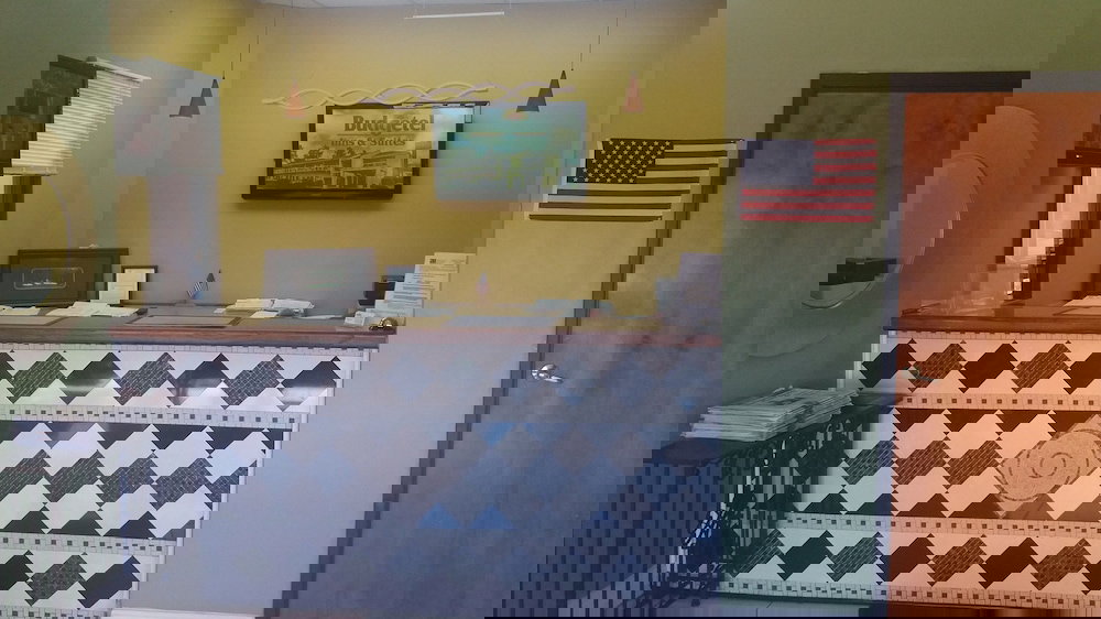 Budgetel Inn & Suites - thumb 6