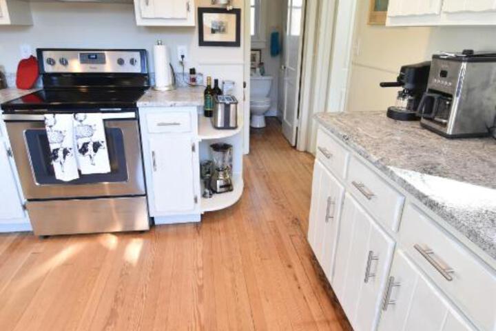 Sturgeon Pool Lake House - thumb 1