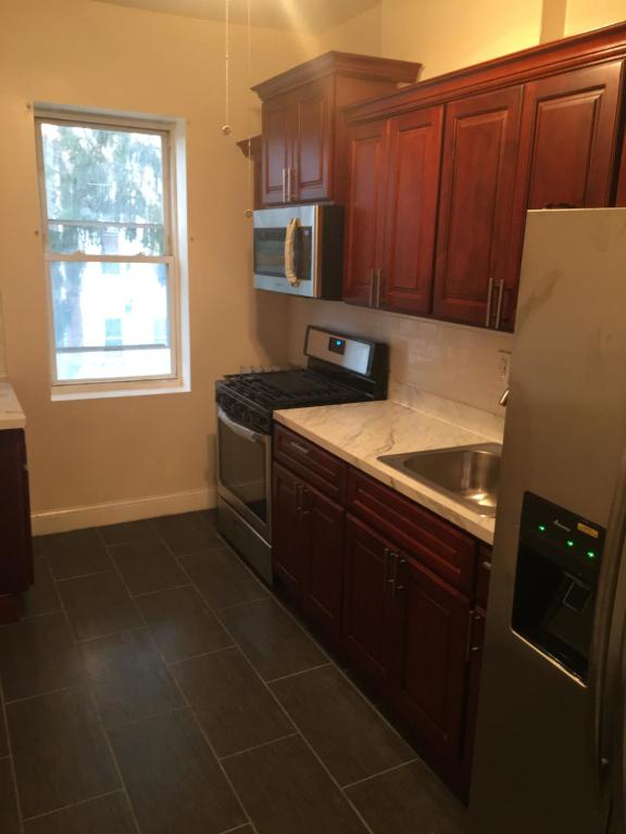 2 BR Apartment At 106th St. - thumb 3
