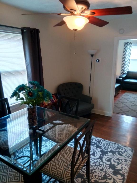 Quiet Three Story House In Fort Dupont - thumb 3