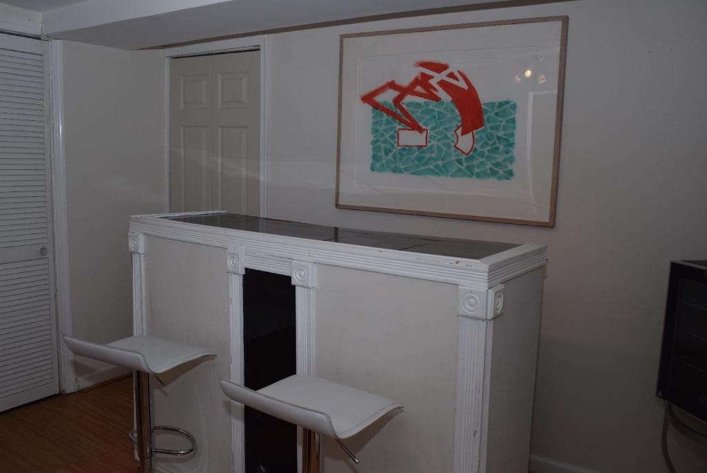 Quiet Three Story House In Fort Dupont - thumb 5