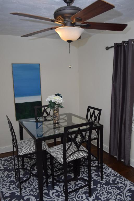 Quiet Three Story House In Fort Dupont - thumb 4