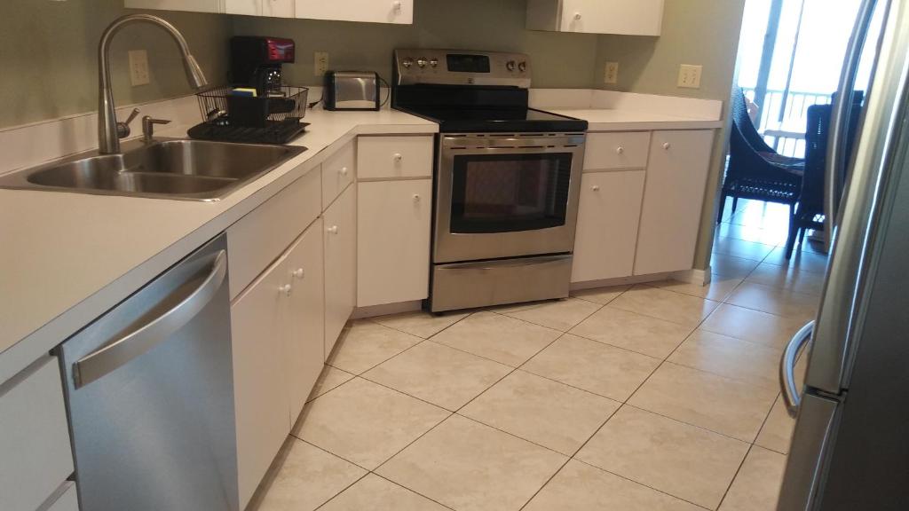 3000 Sq Ft. Beach & Bay Condo - thumb 3