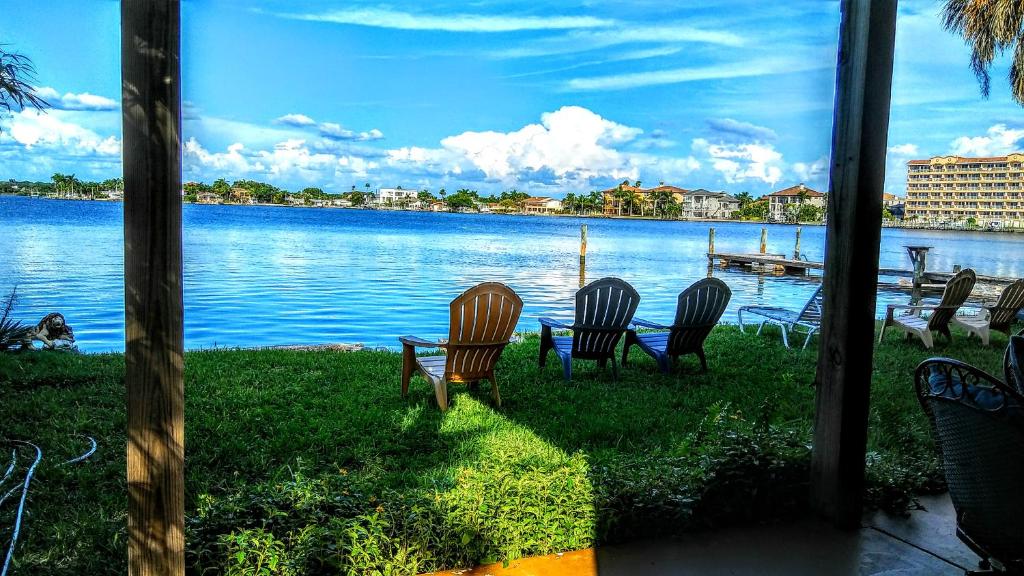 3000 Sq Ft. Beach & Bay Condo - thumb 1