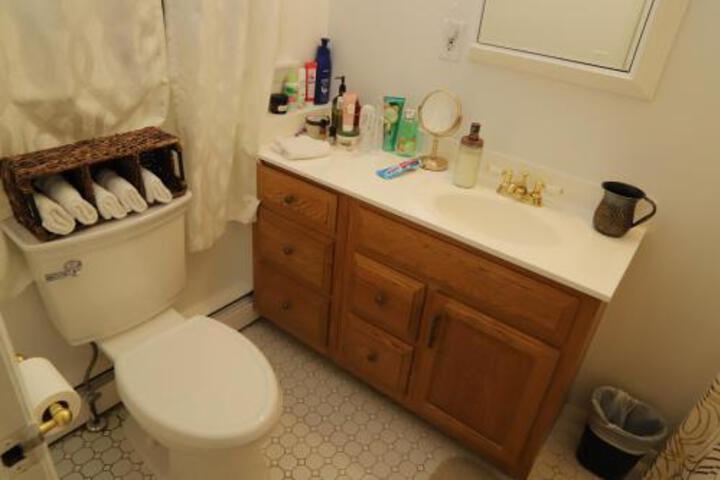 Heated Pool In Prime Woodstock - thumb 4