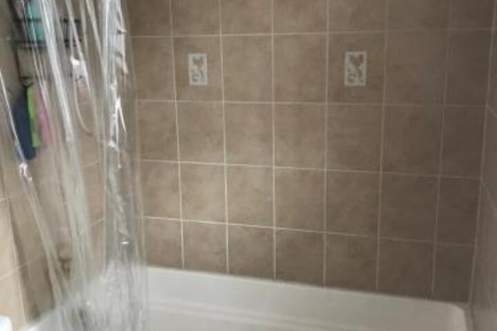 Heated Pool In Prime Woodstock - thumb 0