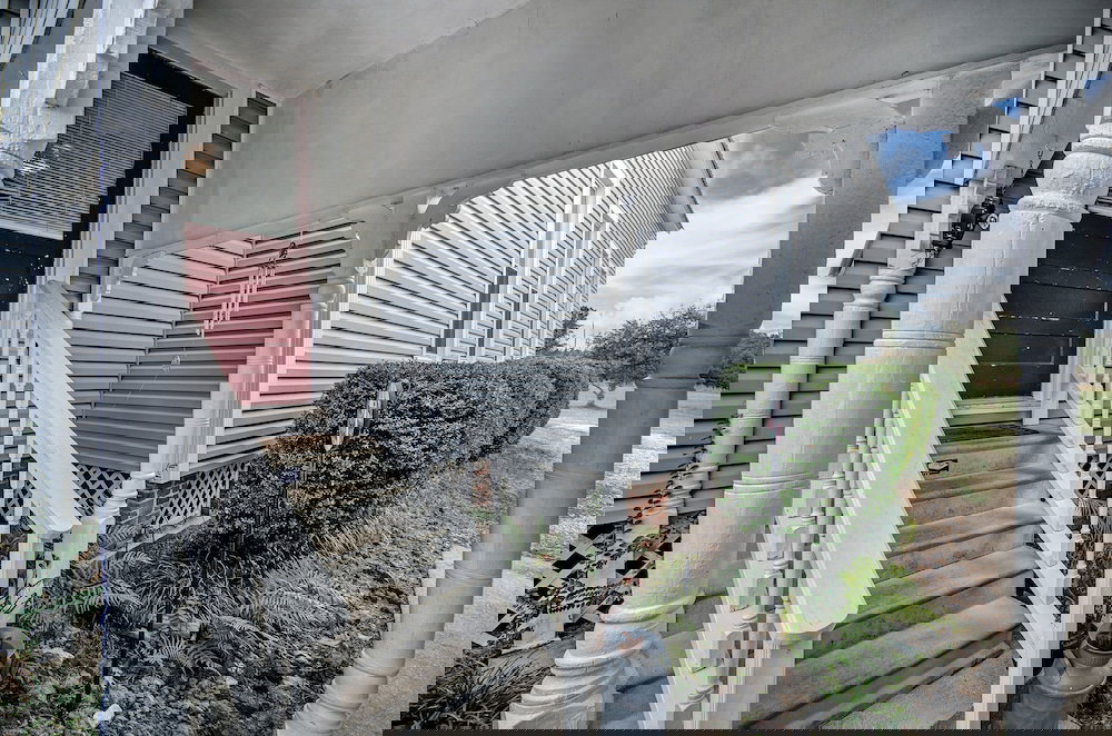 Clyde And Marie's Bed & Breakfast - thumb 3